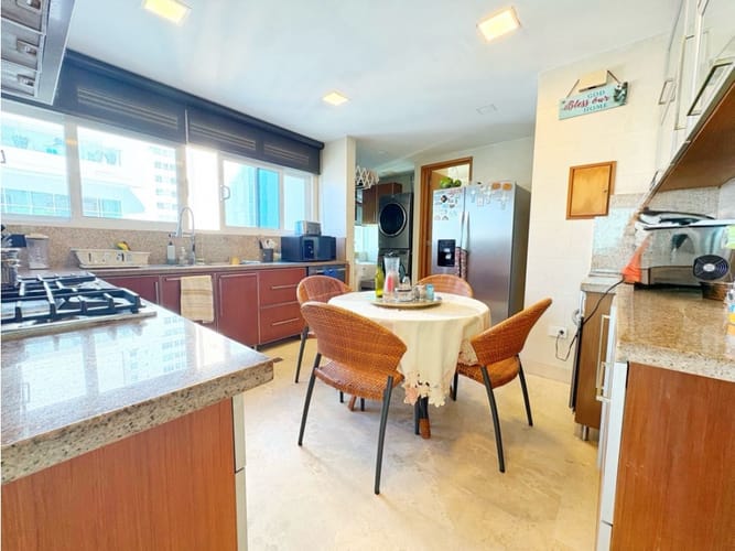 Apartamento de 3 alcobas en venta en Castillogrande, Cartagena, 233 m² · foto 7 de 20