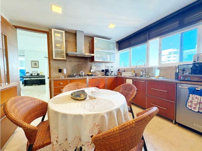 Apartamento de 3 alcobas en venta en Castillogrande, Cartagena, 233 m² · foto 8 de 20