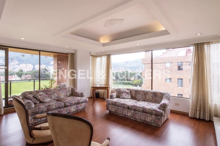 Apartamento de 4 alcobas en venta en La Carolina, Bogotá, 349 m² · foto 2 de 20