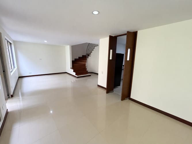 Casa de 3 alcobas en arriendo en Zuñiga, Envigado, 180 m² · foto 3 de 23