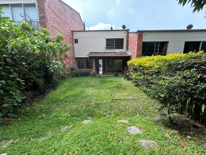 Casa de 3 alcobas en arriendo en Zuñiga, Envigado, 180 m² · foto 7 de 23