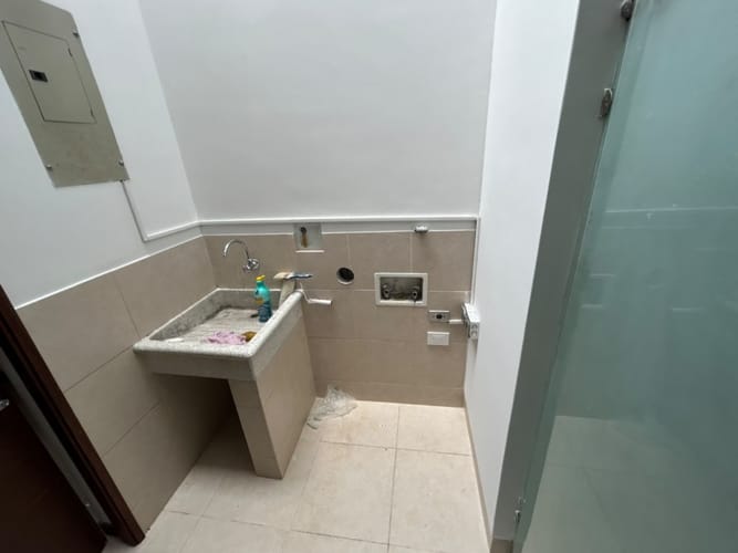 Casa de 3 alcobas en arriendo en Zuñiga, Envigado, 180 m² · foto 10 de 23