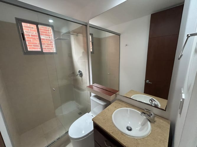 Casa de 3 alcobas en arriendo en Zuñiga, Envigado, 180 m² · foto 16 de 23