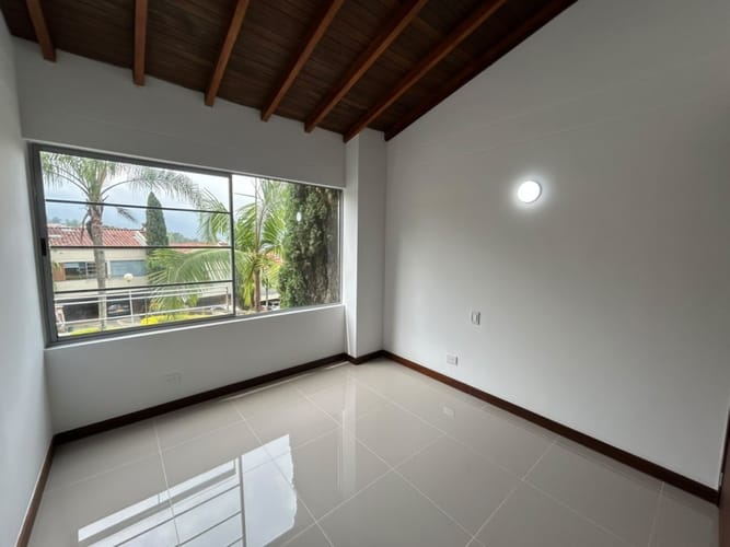 Casa de 3 alcobas en arriendo en Zuñiga, Envigado, 180 m² · foto 17 de 23