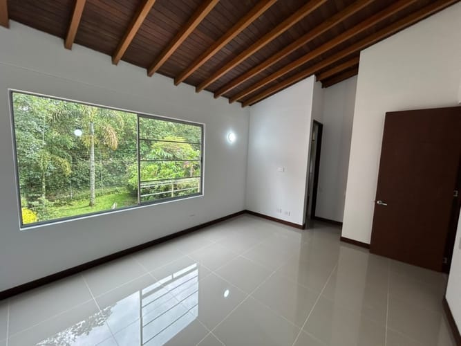 Casa de 3 alcobas en arriendo en Zuñiga, Envigado, 180 m² · foto 20 de 23