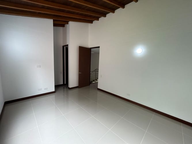 Casa de 3 alcobas en arriendo en Zuñiga, Envigado, 180 m² · foto 21 de 23