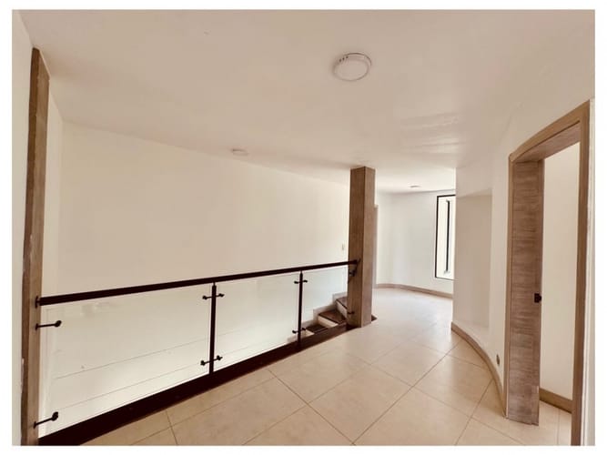 Casa de 6 alcobas en arriendo en Cerritos, Pereira, 534 m² · foto 11 de 20