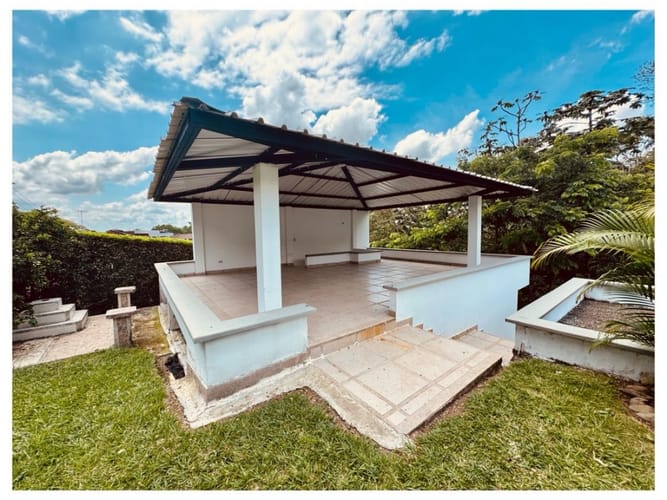 Casa de 6 alcobas en arriendo en Cerritos, Pereira, 534 m² · foto 18 de 20