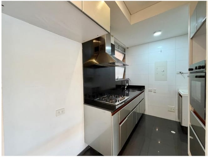 Apartamento de 1 alcoba en venta en Chicó Reservado, Bogotá, 70 m² · foto 3 de 7