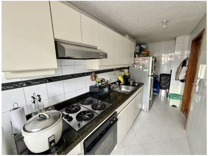 Apartaestudio en venta en Chico Norte, Bogotá, 61 m² · foto 7 de 19