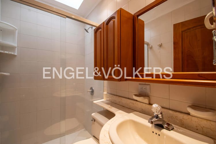 Casa de 5 alcobas en venta en La Frontera, Envigado, 389 m² · foto 15 de 16