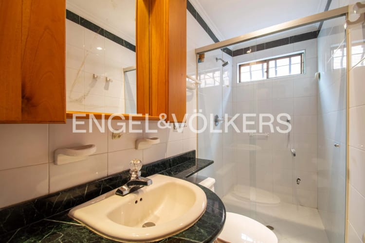 Casa de 5 alcobas en venta en La Frontera, Envigado, 389 m² · foto 13 de 16