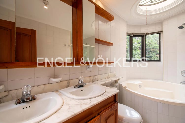 Casa de 5 alcobas en venta en La Frontera, Envigado, 389 m² · foto 11 de 16