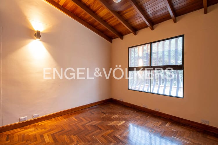 Casa de 5 alcobas en venta en La Frontera, Envigado, 389 m² · foto 9 de 16