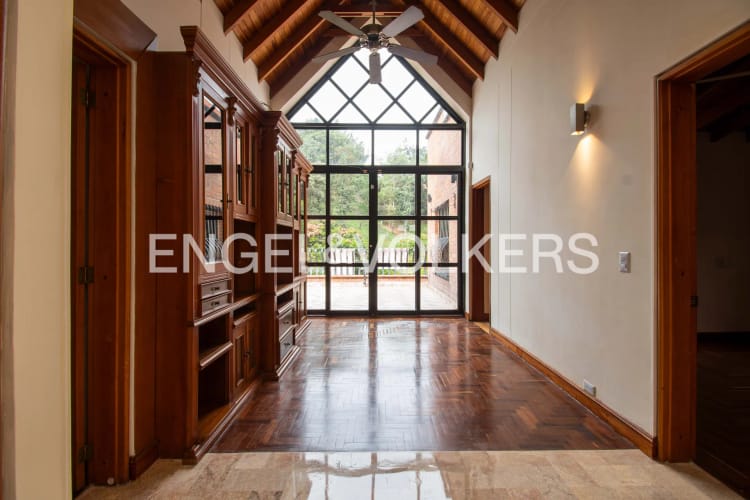 Casa de 5 alcobas en venta en La Frontera, Envigado, 389 m² · foto 6 de 16
