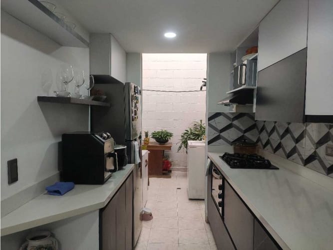 Casa de 4 alcobas en venta en Palenque, Medellín, 81 m² · foto 2 de 18