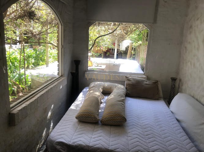 Casa en Venta y Alquiler Anual en Pinares. 4 dormitorios y 3 baños. Piscina · Foto 2