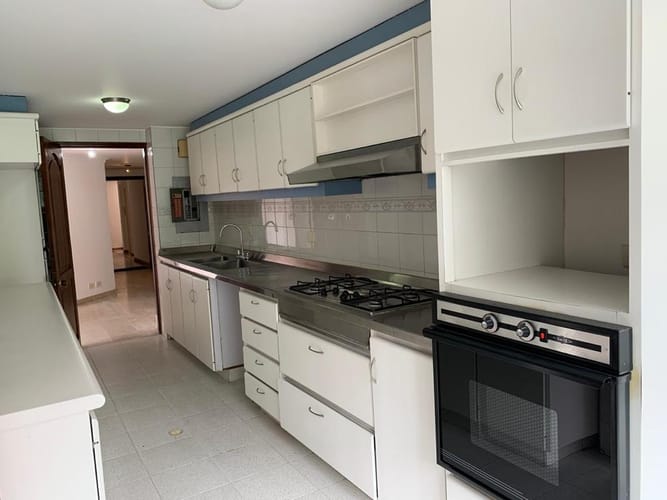 Apartamento de 4 alcobas en venta en Chico Norte, Bogotá, 171 m² · foto 9 de 24