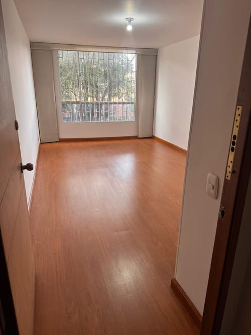 Apartamento de 3 alcobas en arriendo en San Jose De Bavaria, Bogotá, 80 m² · foto 1 de 10