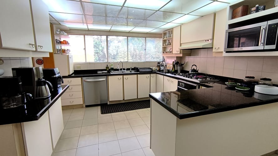 Apartamento de 4 alcobas en venta en Cerros De Suba, Bogotá, 294 m² · foto 6 de 20