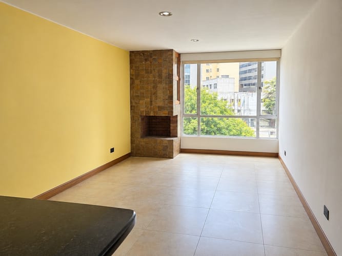 Apartaestudio en venta en Santa Barbara Oriental, Bogotá, 56 m² · foto 2 de 11