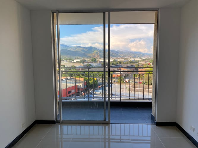 Apartamento de 3 alcobas en arriendo en La Flora, Cali, 81 m² · foto 2 de 11