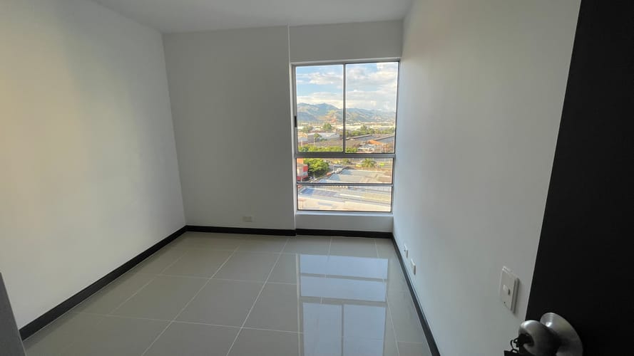 Apartamento de 3 alcobas en arriendo en La Flora, Cali, 81 m² · foto 6 de 11