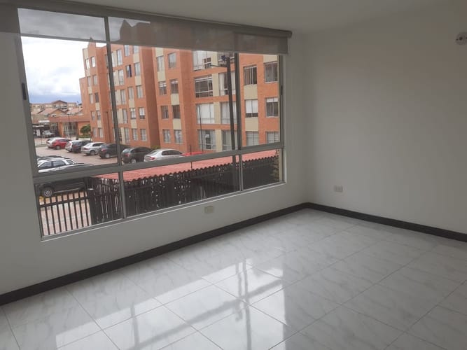Apartamento de 3 alcobas en venta en La Estacion, Cajicá, 60 m² · foto 2 de 24