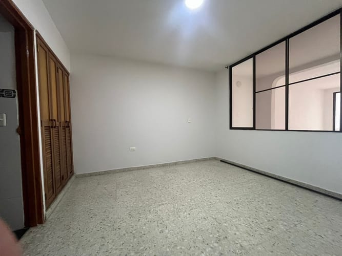 Apartamento de 2 alcobas en venta en Alamos, Cali, 84 m² · foto 3 de 9