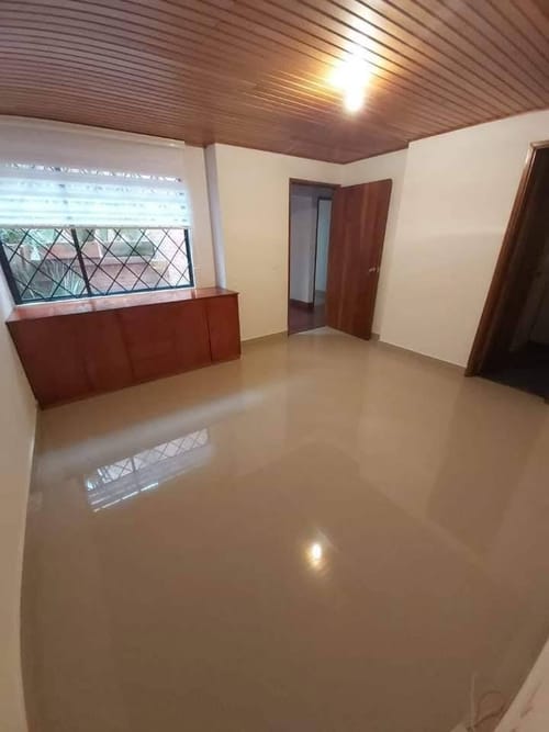 Apartamento de 2 alcobas en venta en Santa Barbara Central, Bogotá, 78 m² · foto 4 de 11