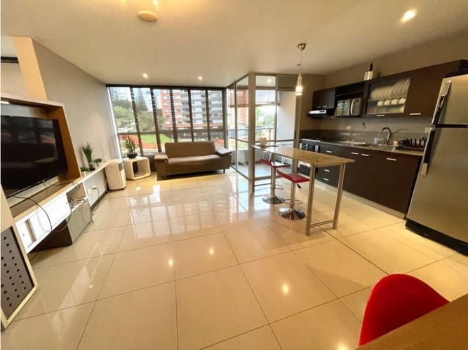 Apartaestudio en arriendo en Los Balsos, Medellín, 65 m² · foto 2 de 24