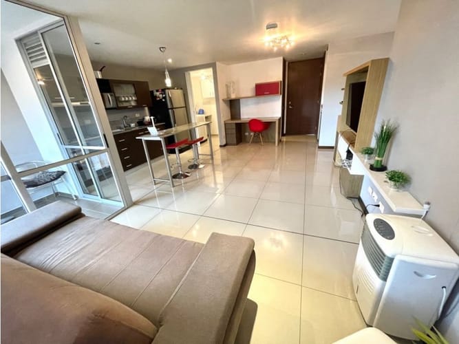 Apartaestudio en arriendo en Los Balsos, Medellín, 65 m² · foto 4 de 24