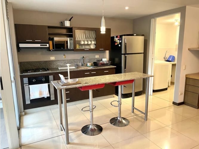 Apartaestudio en arriendo en Los Balsos, Medellín, 65 m² · foto 5 de 24