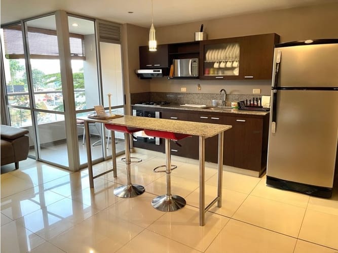 Apartaestudio en arriendo en Los Balsos, Medellín, 65 m² · foto 7 de 24