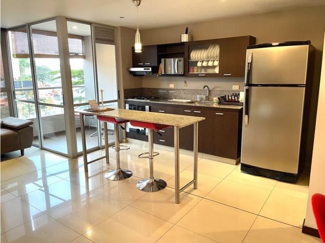Apartaestudio en arriendo en Los Balsos, Medellín, 65 m² · foto 8 de 24