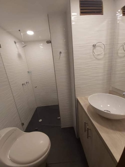 Apartamento de 2 alcobas en venta en Santa Barbara Central, Bogotá, 78 m² · foto 9 de 11