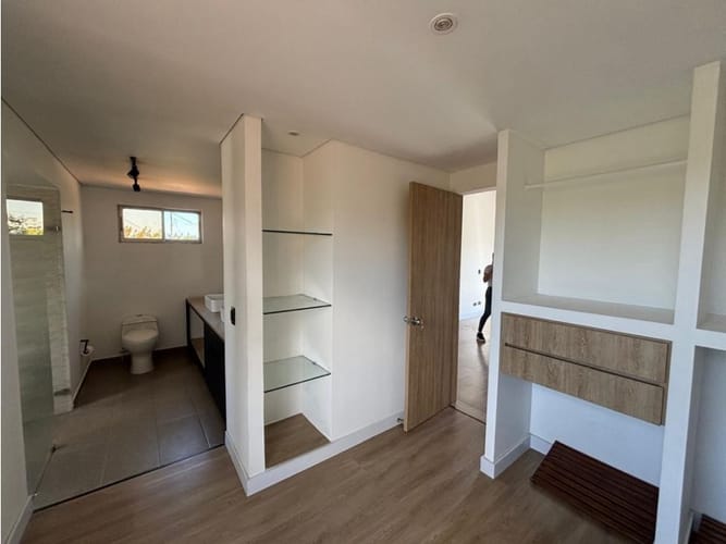 Casa de 5 alcobas en arriendo en El Tablazo, Rionegro, 300 m² · foto 10 de 23