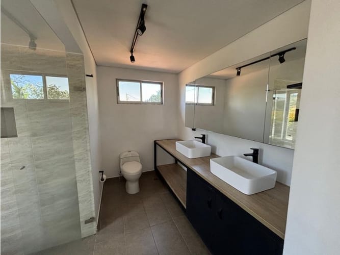 Casa de 5 alcobas en arriendo en El Tablazo, Rionegro, 300 m² · foto 12 de 23