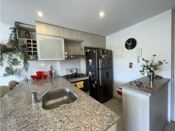 Apartamento de 1 alcoba en venta en Loma De Los Bernal, Medellín, 52 m² · foto 7 de 20