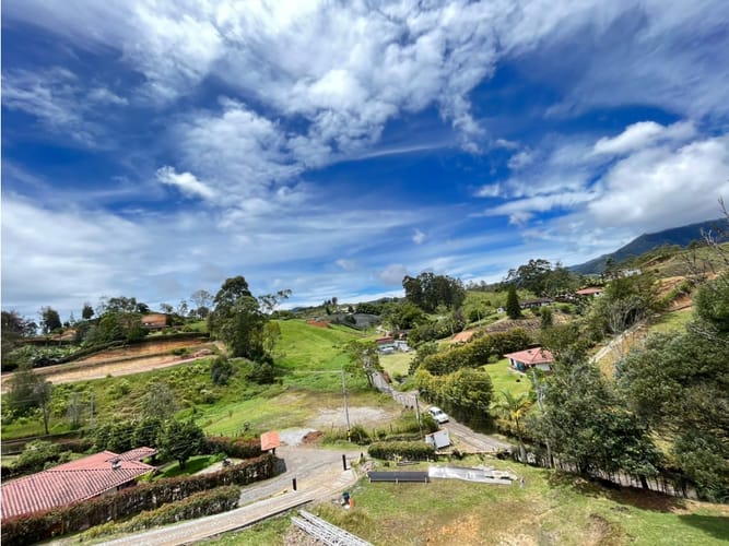 Casa de 3 alcobas en arriendo en San Antonio De Pereira, Rionegro, 200 m² · foto 3 de 15