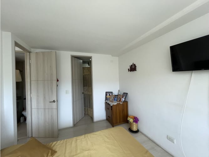 Apartamento de 1 alcoba en venta en Loma De Los Bernal, Medellín, 52 m² · foto 15 de 20