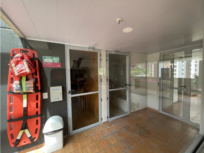 Apartamento de 1 alcoba en venta en Loma De Los Bernal, Medellín, 52 m² · foto 18 de 20