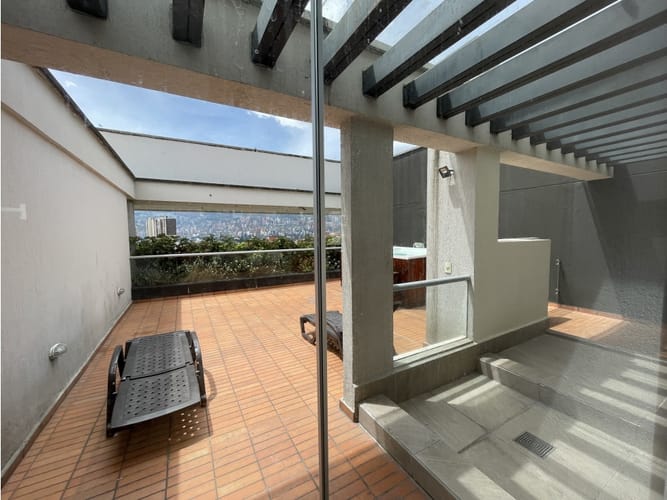 Apartamento de 1 alcoba en venta en Loma De Los Bernal, Medellín, 52 m² · foto 20 de 20