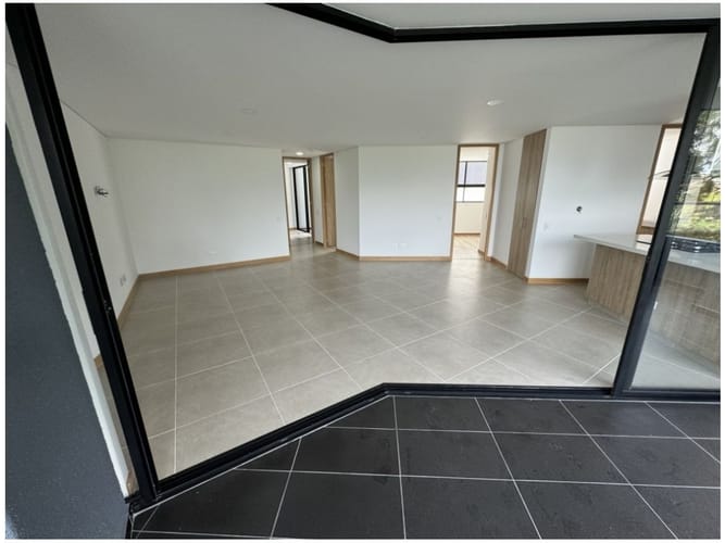 Apartamento de 3 alcobas en arriendo en El Poblado, Medellín, 105 m² · foto 2 de 24