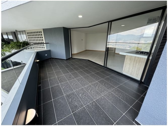 Apartamento de 3 alcobas en arriendo en El Poblado, Medellín, 105 m² · foto 3 de 24