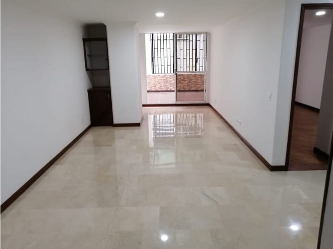 Apartamento de 2 alcobas en arriendo en San Lucas, Medellín, 128 m² · foto 3 de 24