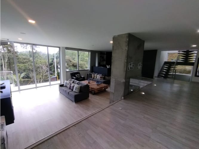 Casa de 4 alcobas en arriendo en Mesa, Envigado, 360 m² · foto 8 de 24