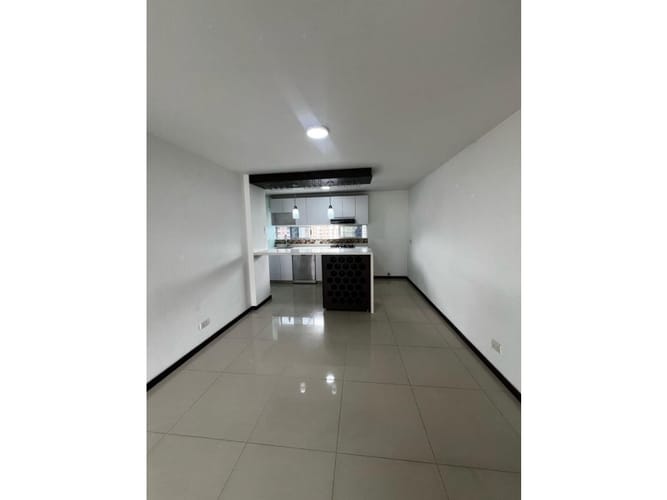 Apartamento de 2 alcobas en venta en San Lucas, Medellín, 128 m² · foto 2 de 24