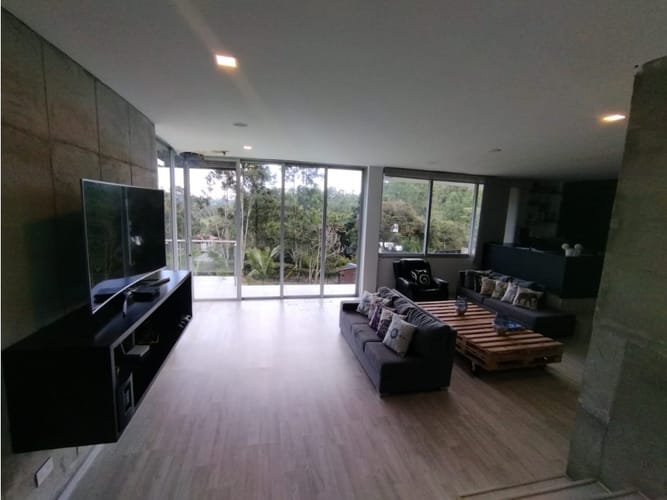 Casa de 4 alcobas en arriendo en Mesa, Envigado, 360 m² · foto 19 de 24