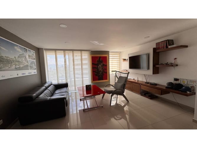 Apartamento de 3 alcobas en venta en El Esmeraldal, Envigado, 94 m² · foto 1 de 24